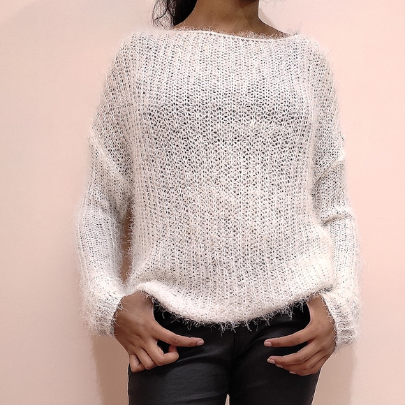 Sweaters - 💜White Sweater